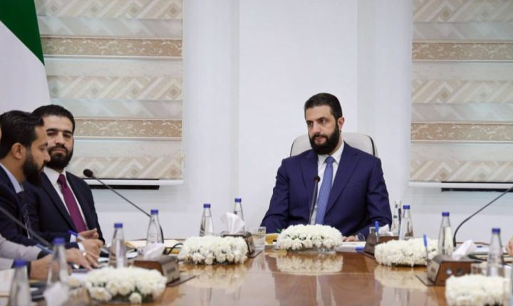 الشرع يجتمع بوزير الداخلية لبحث تعزيز الأمن و الاستقرار