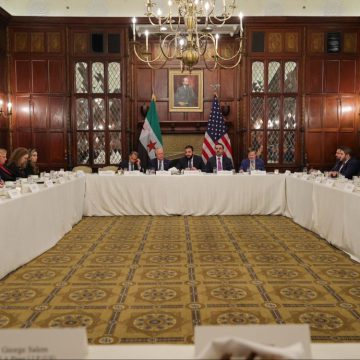 الشرع يشارك في مأدبة عشاء مع أعضاء غرفة التجارة الأمريكية في واشنطن