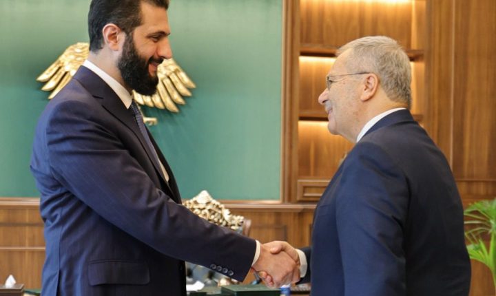 الشرع يستقبل نائب رئيس الوزراء اللبناني في دمشق