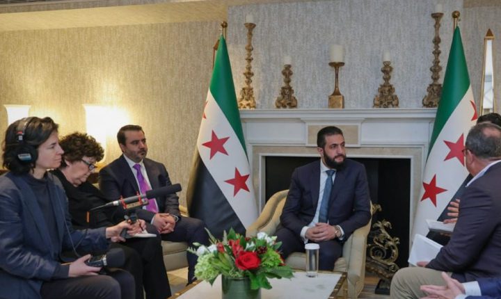 الشرع يلتقي كبار محرري “واشنطن بوست” في واشنطن