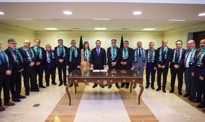 الشيباني يوقع قراراً بإعادة الدبلوماسيين المنشقين عن النظام البائد