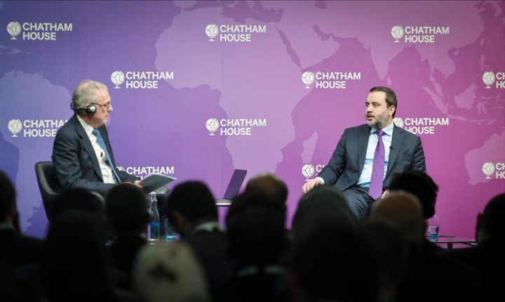 الشيباني: افتتاحُ السفارةِ السوريّةِ في تركيا أولويةٌ… ورفعُ العقوباتِ الأمريكيّةِ مسألةُ وقت