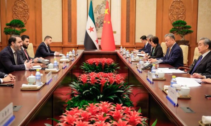 وزير الخارجية الصيني: مستعدون للمساهمة في أمن واستقرار سوريا