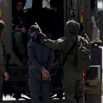 جيش الاحتلال الإسرائيلي يقتل فلسطينيا ويصيب اثنين و يعتقل أربعة عشر آخرين بالضفة