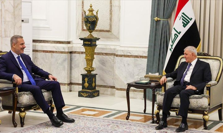 فيدان يلتقي الرئيس العراقي في بغداد