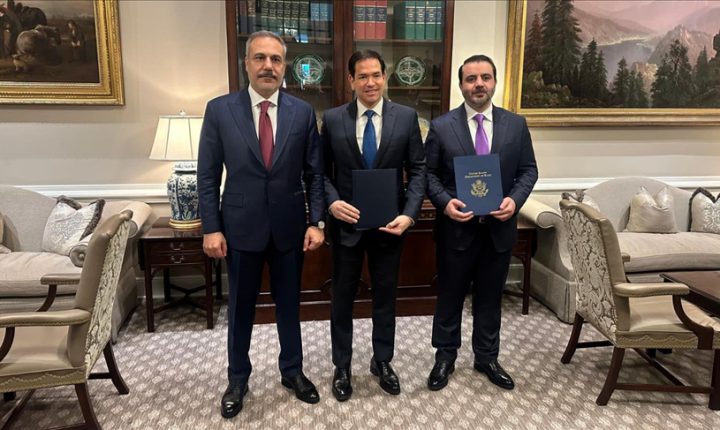 اجتماع ثلاثي تركي سوري أمريكي بالبيت الأبيض