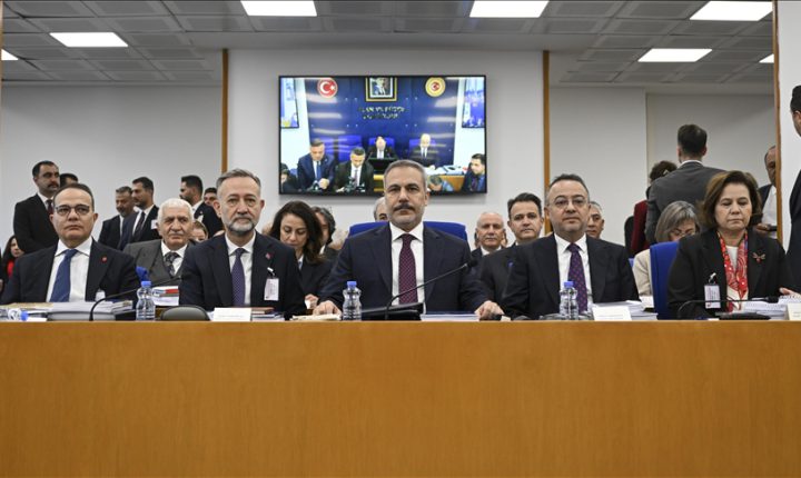 فيدان: لن نسمح بتجذّر بيئة في سوريا تهدّد أمن تركيا القومي