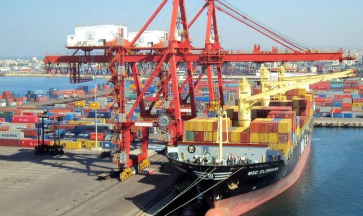 علوش : مرفأ طرطوس استقبل أربع بواخر محمّلة بالقمح خلال اليومين الماضيين