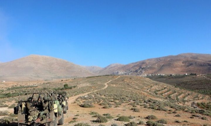 قوات الاحتلال الإسرائيلي تعزل قرية عن محيطها ببوابة حديدية في القنيطرة