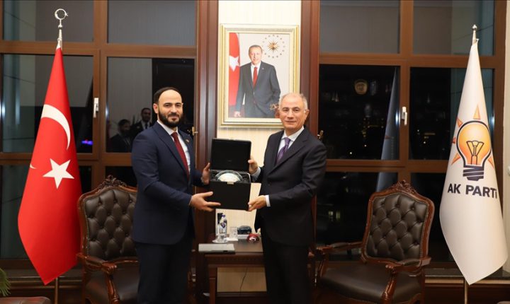 نائب رئيس حزب العدالة والتنمية يلتقي محافظ حلب