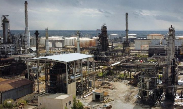 مشروع لإنشاء مصفاة نفط بديلة في حمص