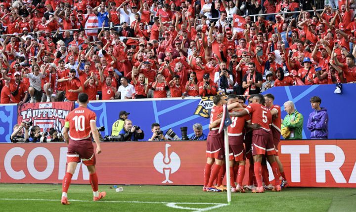 سويسرا تفوز على السويد برباعية وتقترب من المونديال