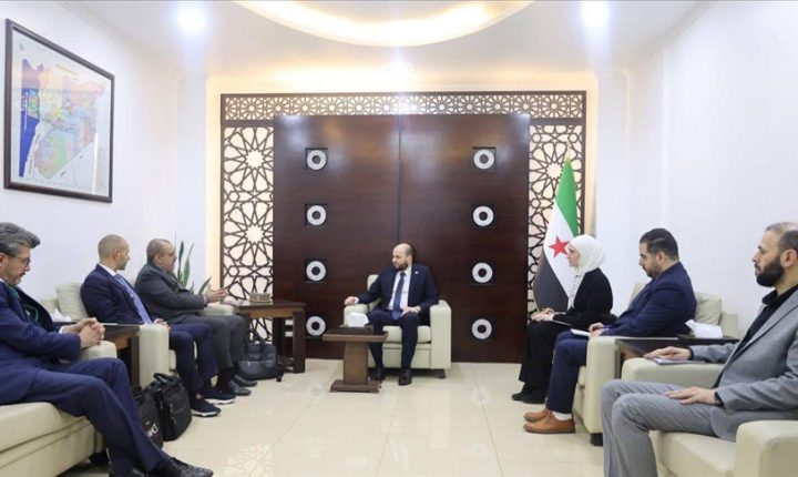 سوريا والإمارات تبحثان آفاق التعاون في قطاع النفط