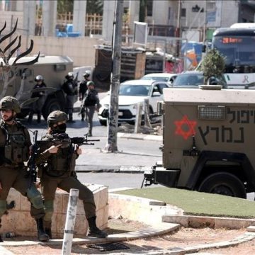 إصابة ثلاثة فلسطينيين برصاص الاحتلال الإسرائيلي خلال اقتحام نابلس