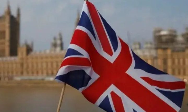 الحكومة البريطانية تعلن إزالة ثلاثَ كياناتٍ وأفراداً سوريين من قائمة العقوبات