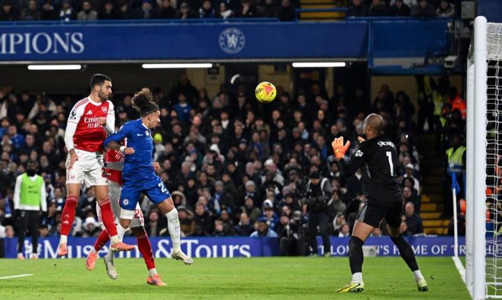 التعادل يحسم “ديربي شمال غرب لندن” بين تشيلسي وأرسنال و ليفربول ينهي سلسلة هزائمه على حساب وست هام في غياب صلاح و مانشستر يونايتد يستعيد توازنه على حساب كريستال بالاس و توتنهام يواصل نتائجه السلبية بالخسارة أمام فولهام و مانشستر سيتي يحبط عودة ليدز يونايتد القوية