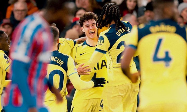 توتنهام يستعيد نغمة انتصاراته في الدوري الإنجليزي