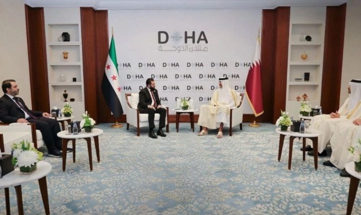 الشرع يلتقي أمير دولة قطر على هامش منتدى الدوحة 2025