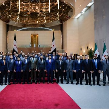 الشرع يثمن جهود وزير الخارجية أسعد الشيباني وفريقه