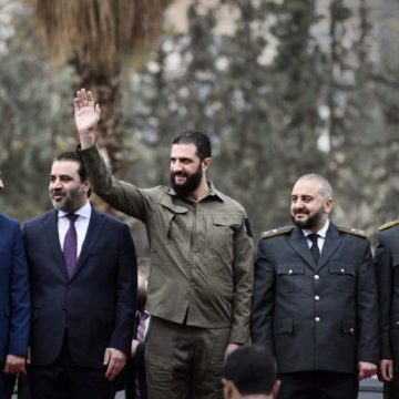 الشرع يحضر العرض العسكري الخاص بذكرى التحرير