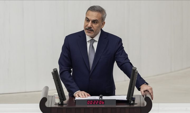 فيدان: يجب استكمال اتفاق 10 مارس لفتح كافة المعابر مع سوريا