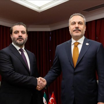 وزير خارجية تركيا يهنئ نظيره السوري بـ”عيد التحرير”