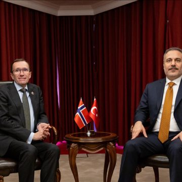 فيدان يبحث مع نظيره النرويجي قضايا إقليمية ودولية