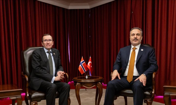 فيدان يبحث مع نظيره النرويجي قضايا إقليمية ودولية