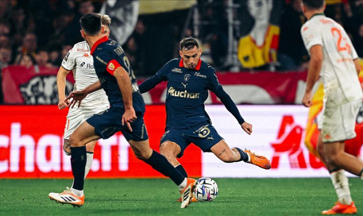 لانس يستعيد صدارة الدوري الفرنسي من باريس سان جيرمان