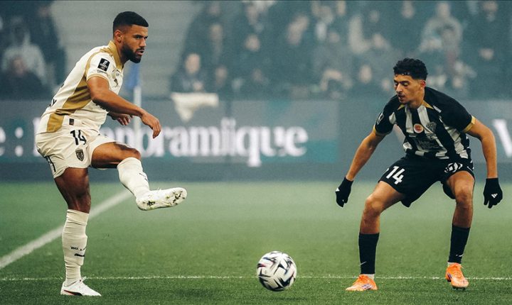 لانسُ ينتزعُ صدارةَ الدوريِّ الفرنسي من باريسَ سان جيرمان، ومارسيليا يهدرُ فرصةَ التقدُّم، فيما يحسمُ موناكو قمّةَ الجولة الرابعةَ عشرة.