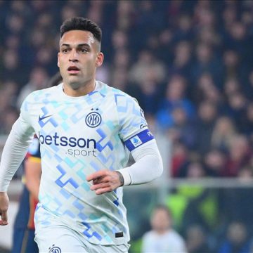 مارتينيز يقود إنتر ميلان لتخطي جنوة وتصدر الدوري الإيطالي و أودينيزي يلحق خسارة مفاجئة بنابولي و ميلان يتعادل مع ساسولو ويهدر فرصة الابتعاد بالصدارة