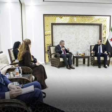 وزير الطاقة يناقش مع وفد البنك الدولي منحة لدعم قطاع المياه