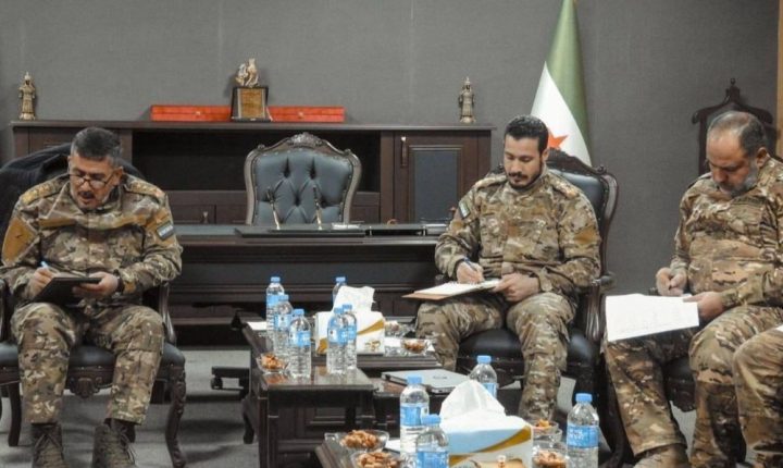 وفد من وزارة الدفاع السورية يتفقد الجاهزية العسكرية في منطقة نبع السلام