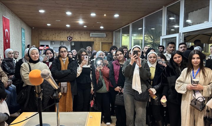 عشاق اللغة التركية يلتقون في مركز “يونس أمره” بعمان