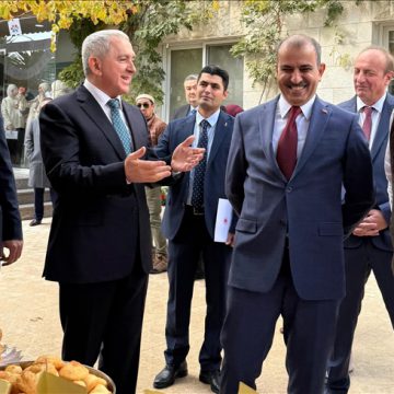 معهد يونس إمره يحتفل بـ”اليوم العالمي لعائلة اللغة التركية” في عمان