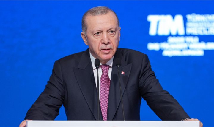 أردوغان: حرب روسيا وأوكرانيا باتت تهدد التجارة والملاحة بالبحر الأسود