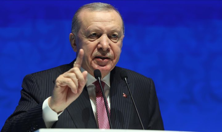 أردوغان يدعو إلى التضامن لمواجهة حملات تستهدف الشباب والأسرة