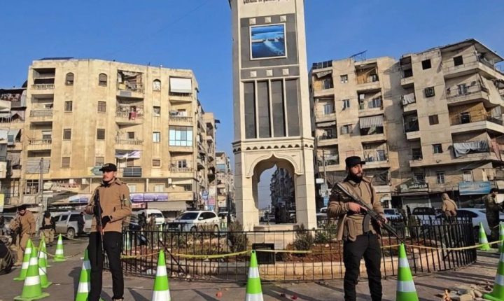 بدء نقل عناصر تنظيم “ب ك ك الإرهابي ” إلى شرق الفرات