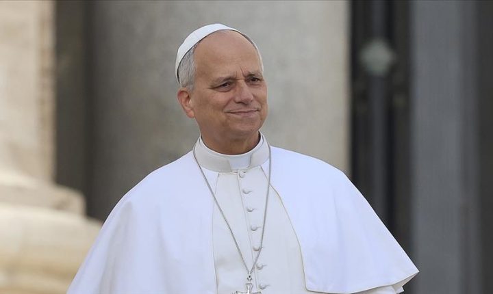 بابا الفاتيكان يدعو للحوار بشأن الأحداث في إيران وسوريا