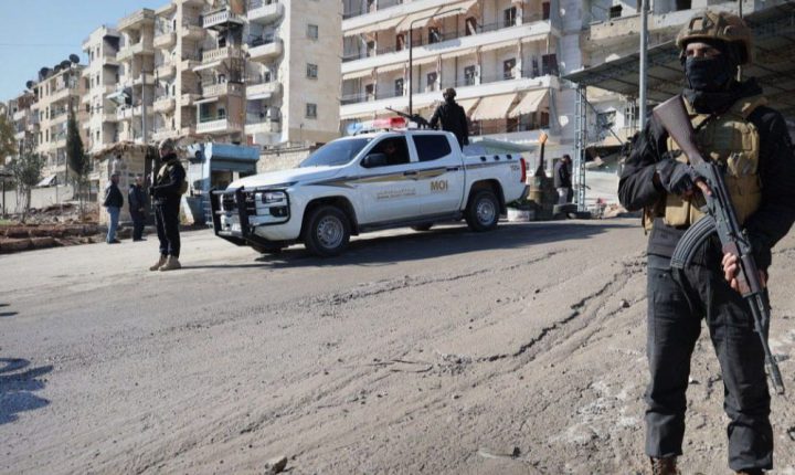 مصدر استخباراتي سوري : تنظيم ب ك ك الإرهابي يجند مطلوبين بدعم من إيران