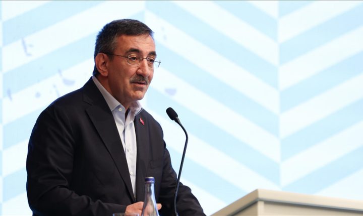 نائب أردوغان: سنواصل الوقوف إلى جانب شعب فنزويلا والقانون الدولي