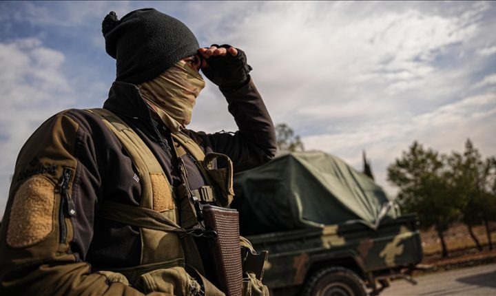 الجيش السوري يبدأ هجمات على ب ك ك الإرهابي في دير حافر