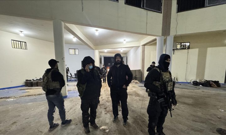 نائب وزير الداخلية يطلع على واقع سجن الأقطان في الرقة عقب تسلمه من ب ك ك الإرهابي