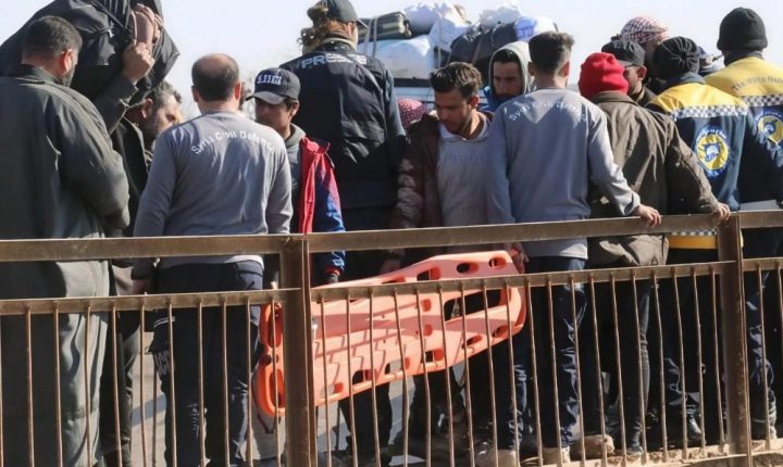 ب ك ك الإرهابي يواصل منع خروج المدنيين من دير حافر و مسكنة