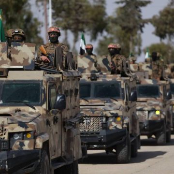 الجيش السوري يسيطر على مواقع استراتيجية بريف الرقة ويوجّه رسالة لتنظيم ب ك ك الإرهابي