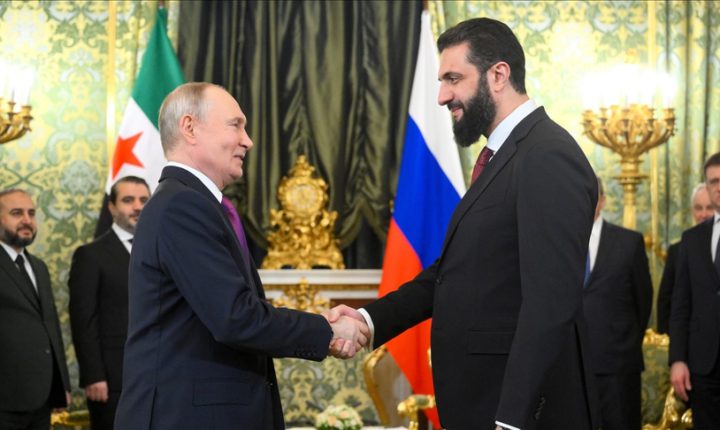 الشرع من موسكو: سوريا تجاوزت تحدي توحيد أراضيها