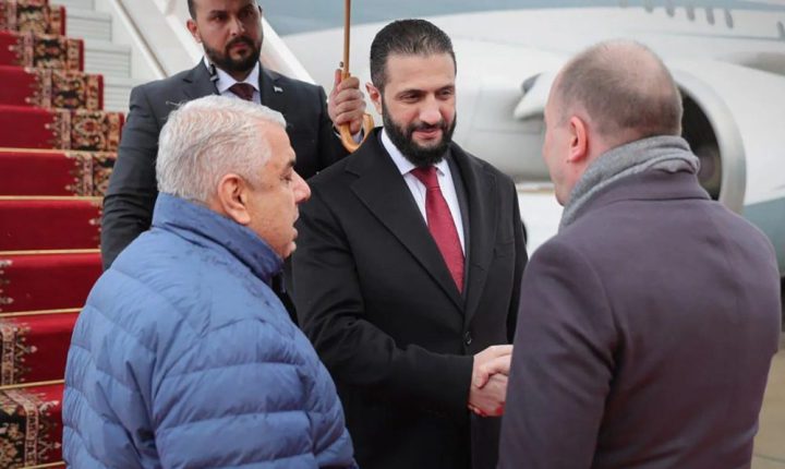 الشرع يصل موسكو في زيارة رسمية للقاء نظيره الروسي