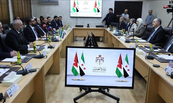 سوريا والأردن يبحثان تعزيز التعاون القضائي ومكافحة الجرائم