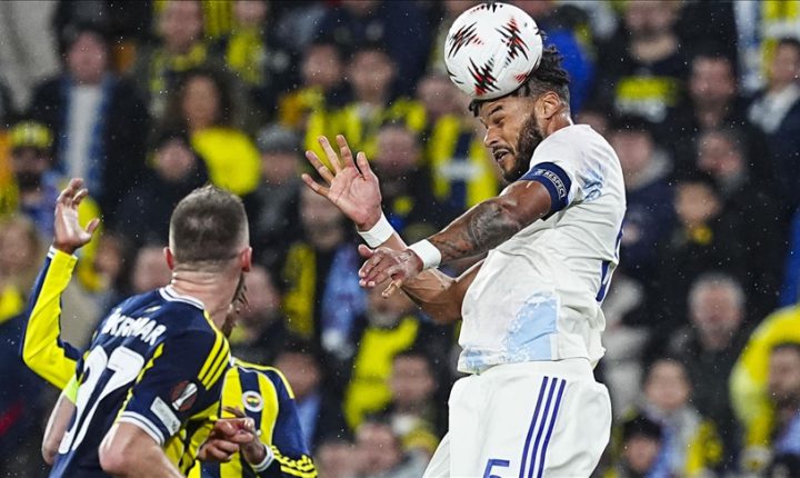 فنربهتشه يضيع الفوز بملعبه أمام أستون فيلا