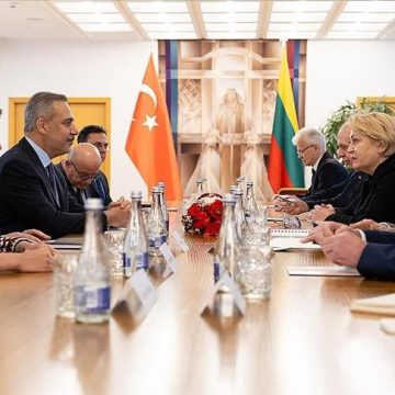 فيدان يشارك في اجتماع وزراء خارجية تركيا ودول البلطيق